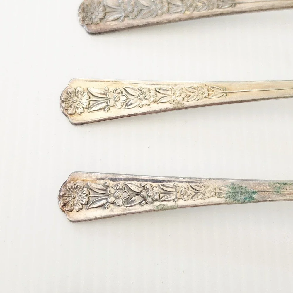 4 Meriden IS Silverplate DELIGHT Oval Soup/Place Spoons‎ 7-1/4